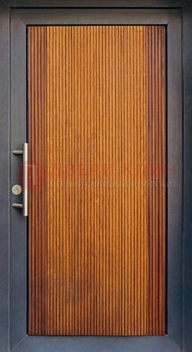 Коричневая входная дверь c МДФ панелью ЧД-03 в частный дом в Кингисеппе