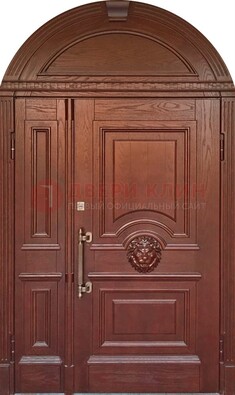 Коричневая арочная железная дверь с виноритом ДА-40 в Кингисеппе