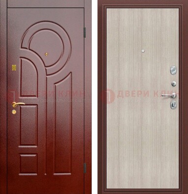 Красная металлическая дверь с МДФ панелями ДМ-368 в Кингисеппе