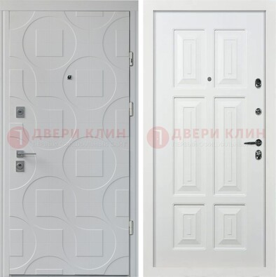 Белая стальная дверь в квартиру с панелями МДФ ДМ-494 в Кингисеппе