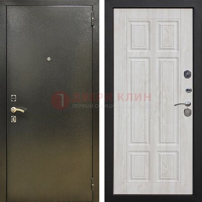 Входная темно-серая дверь с порошковым напылением и МДФ с филенкой ДП-302 в Кингисеппе