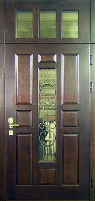 Парадная дверь со стеклянными вставками и ковкой ДПР-1 в офисное здание в Кингисеппе