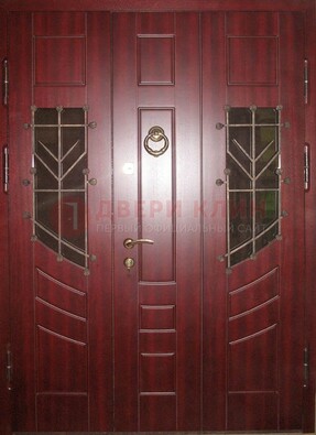 Парадная дверь со вставками из стекла и ковки ДПР-34 в загородный дом в Мытищах
