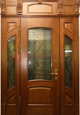 Парадная дверь со стеклянными вставками и ковкой ДПР-36 для дома в Волжском