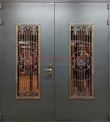 Входная металлическая парадная дверь со стеклом и ковкой ДПР-81 в Кингисеппе