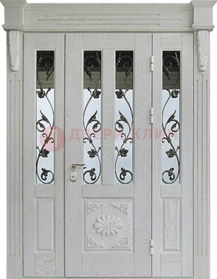 Входная парадная дверь со стеклом и ковкой в белом цвете ДПР-93 в Кингисеппе