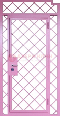 Розовая металлическая решетчатая дверь ДР-15 в Кингисеппе