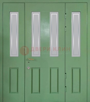 Зеленая металлическая дверь со стеклом ДС-26 в Кингисеппе