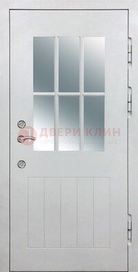 Белая уличная дверь со стеклом ДС-30 в Кингисеппе