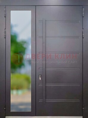 Чёрная двухстворчатая металлическая дверь со стеклом ДС-60 в Кингисеппе