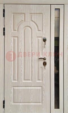 Белая металлическая дверь со стеклом ДС-68 в Кингисеппе