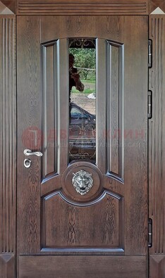 Коричневая уличная дверь со стеклом и ковкой ДСК-107 в Королеве
