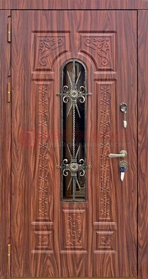 Одностворчатая железная дверь со стеклом и ковкой ДСК-126 в Красноармейске