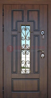 Уличная дверь со стеклом и ковкой в коричневом цвете ДСК-181 в Дмитрове