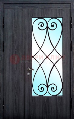 Стальная дверь со стеклом и ковкой ДСК-69 в деревянный дом в Уфе