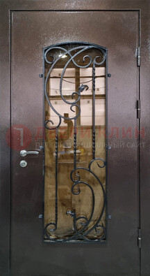 Металлическая дверь со стеклом и ковкой ДСК-95 для магазина в Краснодаре