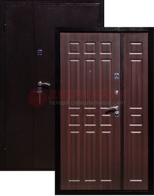 Коричневая металлическая тамбурная дверь ДТМ-24 в Ступино