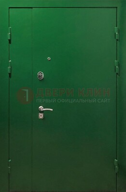 Зеленая распашная тамбурная дверь Порошок ДТМ-47 в Кингисеппе