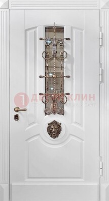 Белая металлическая дверь с виноритом и стеклом с ковкой ДВТ-165 в Пушкино