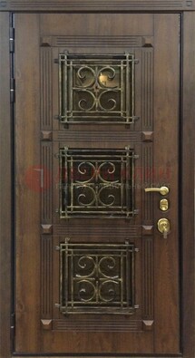 Коричневая металлическая дверь с виноритом и ковкой ДВТ-199 в Архангельске