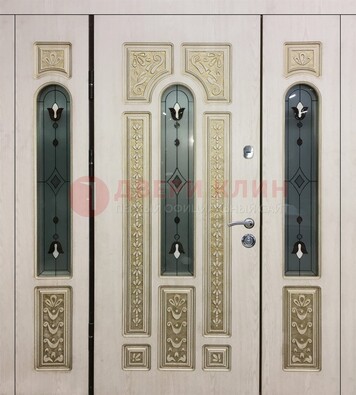 Светлая железная дверь с МДФ и витражом ВЖ-34 в Кингисеппе